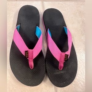 Tiva flip flops